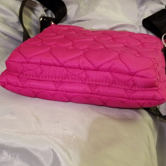 Betsey Johnson fushia nylon crossbody - Picture 2 of 2